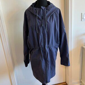 Columbia shell jacket in gorgeous dusty blue.